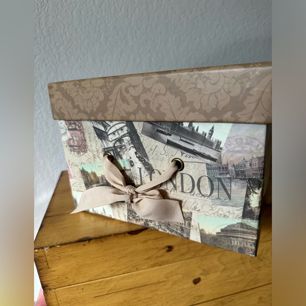 London Storage Box - Picture 11 of 15